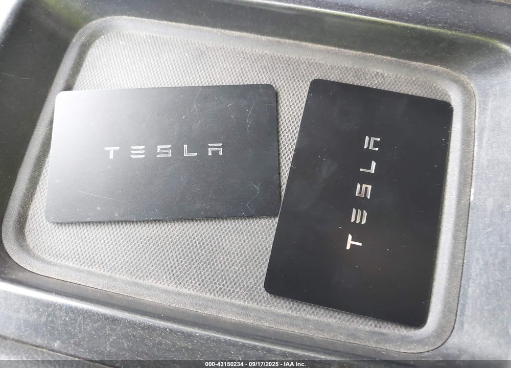 2023 TESLA MODEL Y VIN: 7SAYGDEFXPF761846