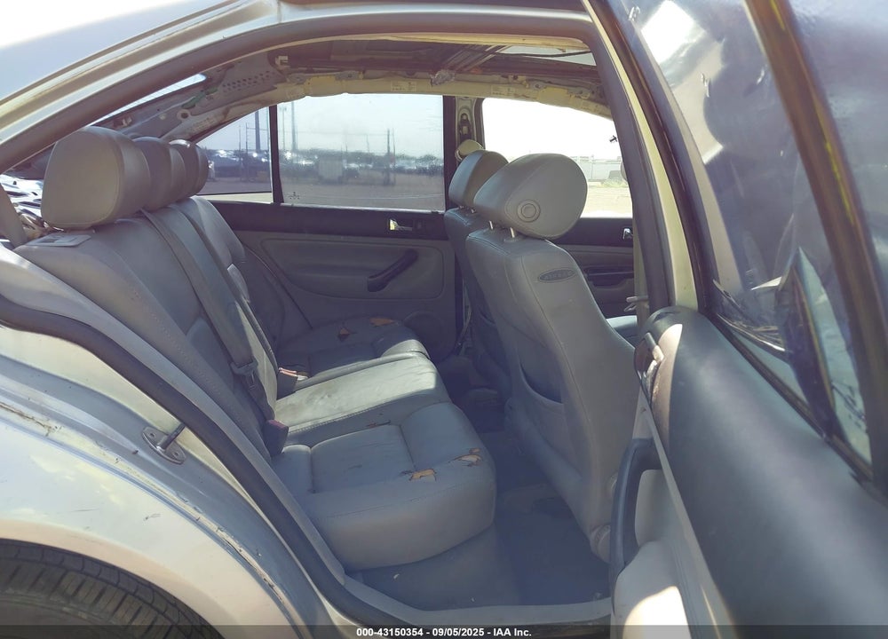 2003 VOLKSWAGEN JETTA GLI VIN: 3VWVH69M33M068279