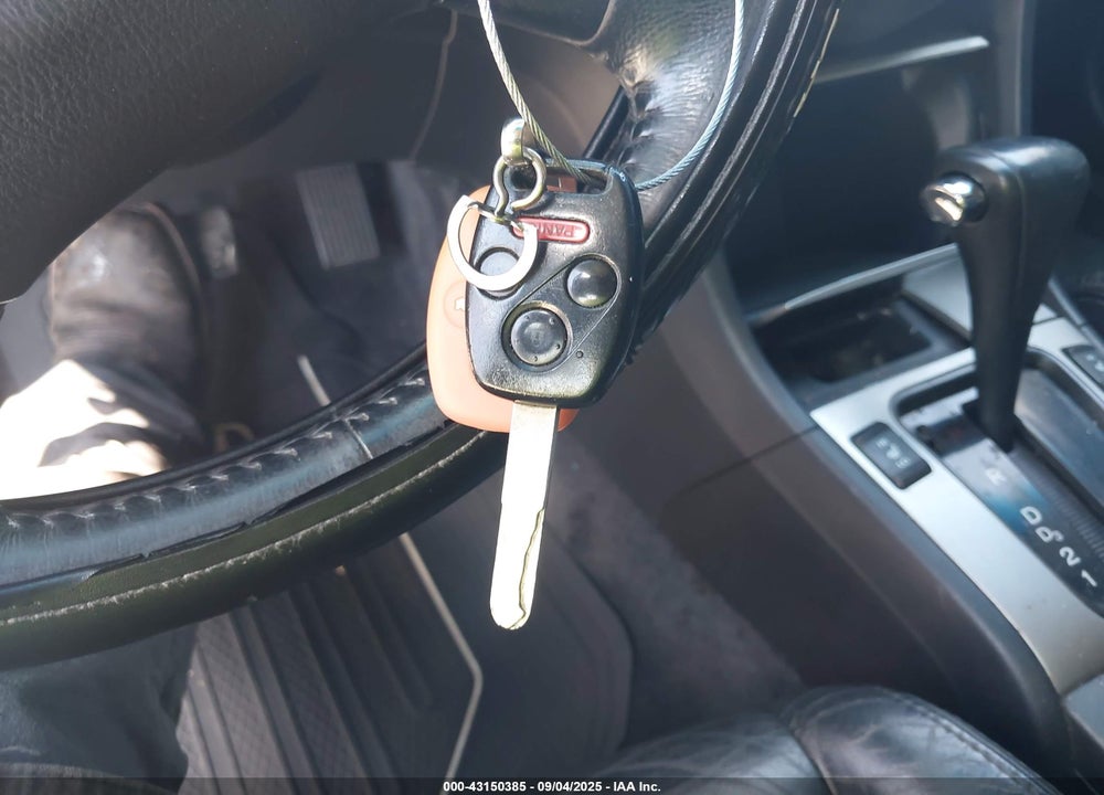 2005 HONDA ACCORD 3.0 EX VIN: 1HGCM82615A003123