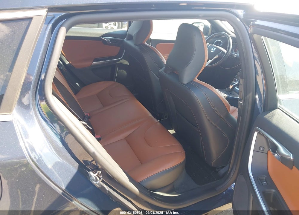 2015 VOLVO V60 VIN: YV1612SK9F1253302