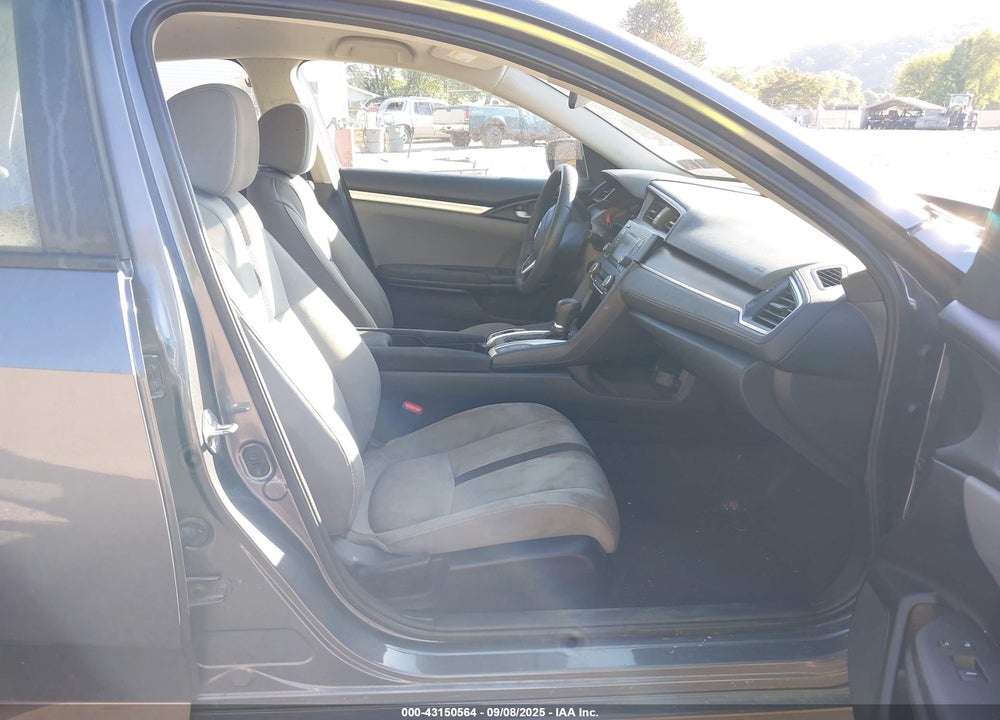 2018 HONDA CIVIC VIN: 2HGFC2F51JH583743