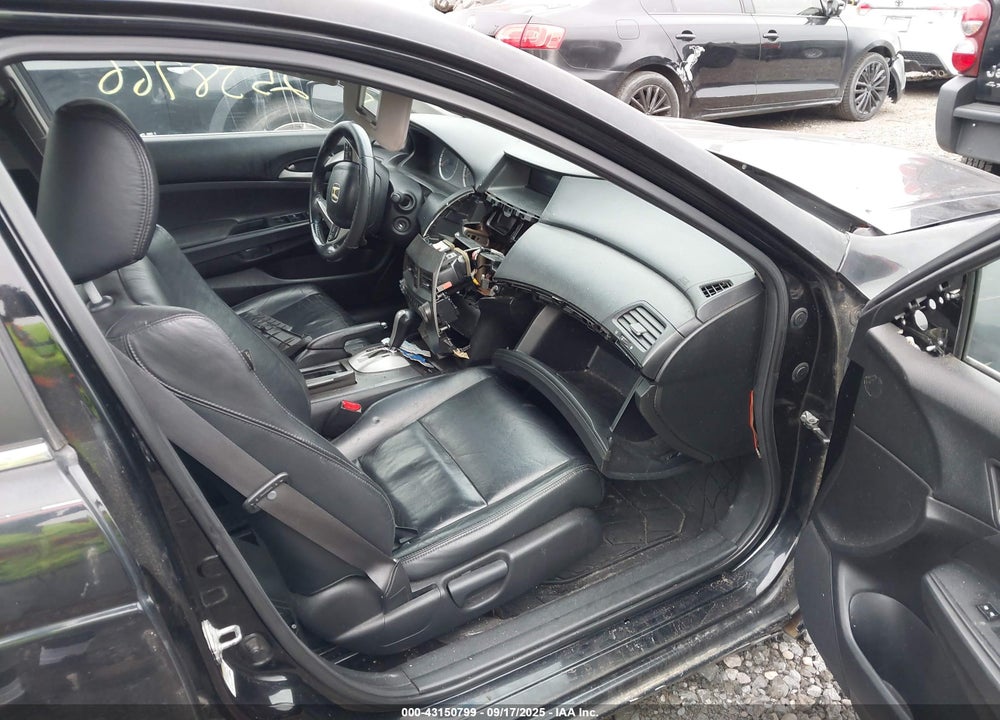 2011 HONDA ACCORD VIN: 1HGCP2F69BA112083