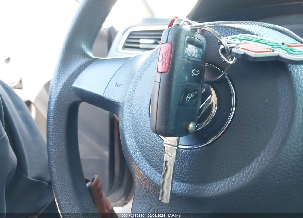 2014 VOLKSWAGEN JETTA VIN: 3VW1K7AJ3EM402045