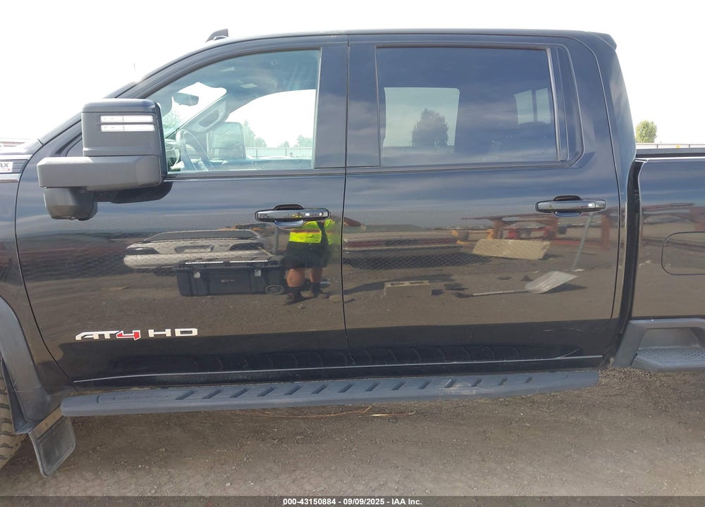 2022 GMC SIERRA 2500HD 4WD  LONG BED AT4/4WD  STANDARD BED AT4 VIN: 1GT49PEY5NF151824