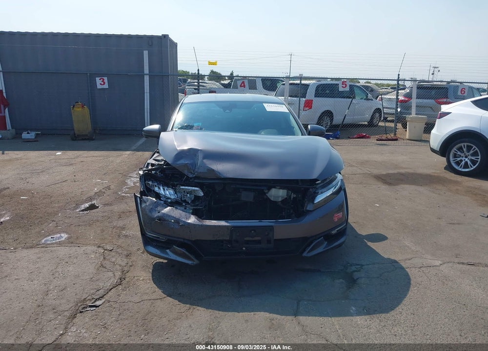 2018 HONDA CLARITY PLUG-IN HYBRID VIN: JHMZC5F17JC017808