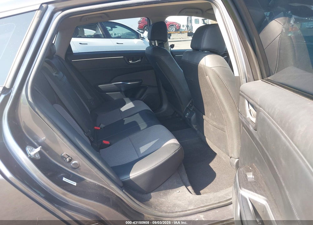 2018 HONDA CLARITY PLUG-IN HYBRID VIN: JHMZC5F17JC017808