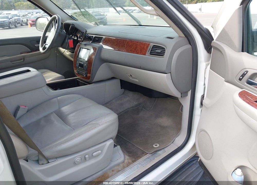 2008 CHEVROLET TAHOE LT VIN: 1GNFC13028J195471