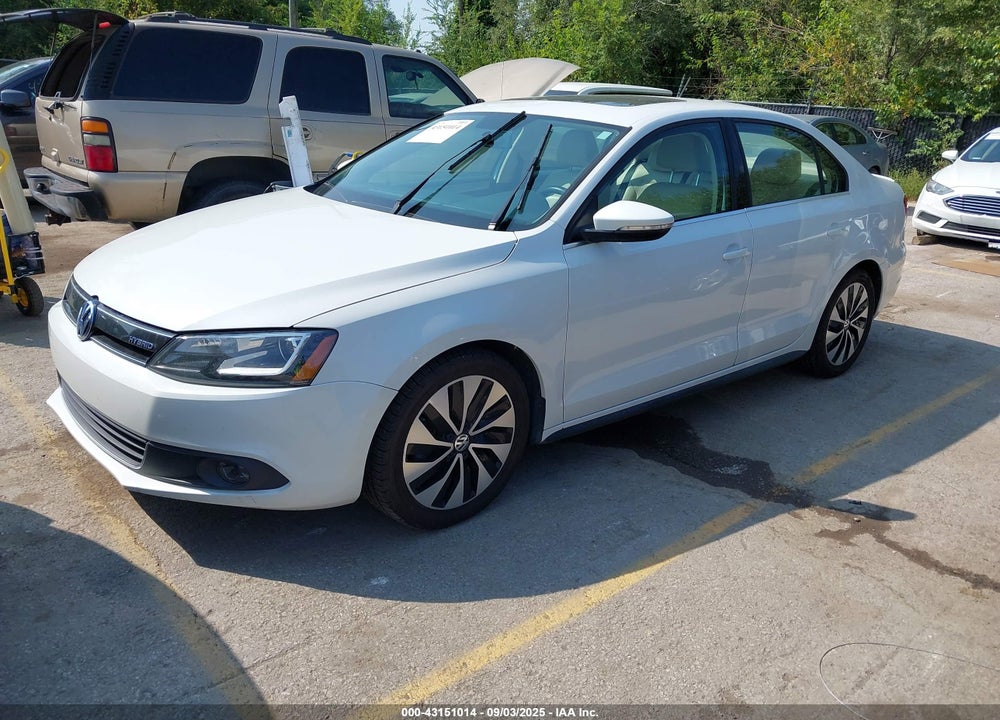 2014 VOLKSWAGEN JETTA HYBRID SEL PREMIUM VIN: 3VW637AJ3EM291550
