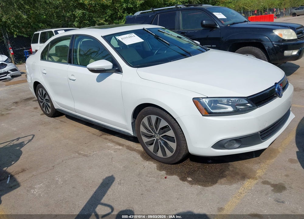 2014 VOLKSWAGEN JETTA HYBRID SEL PREMIUM VIN: 3VW637AJ3EM291550