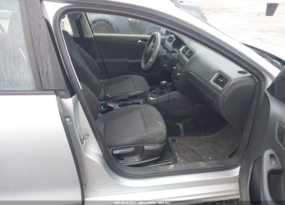 2011 VOLKSWAGEN JETTA VIN: 3VW2K7AJ9BM061704