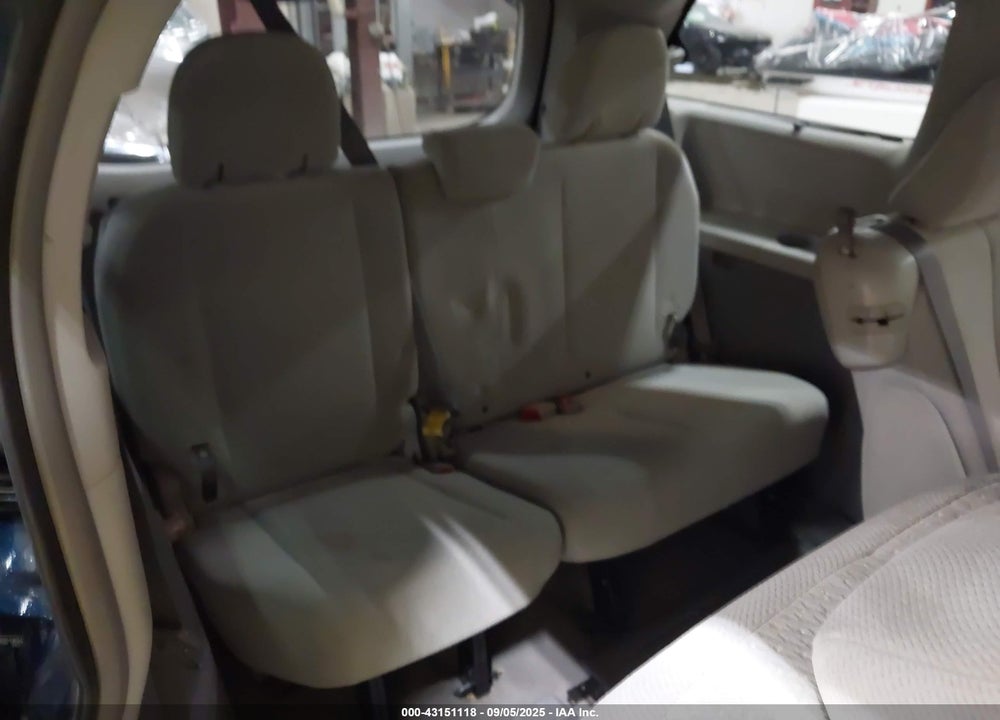 2011 TOYOTA SIENNA LE V6 VIN: 5TDKK3DC5BS019684