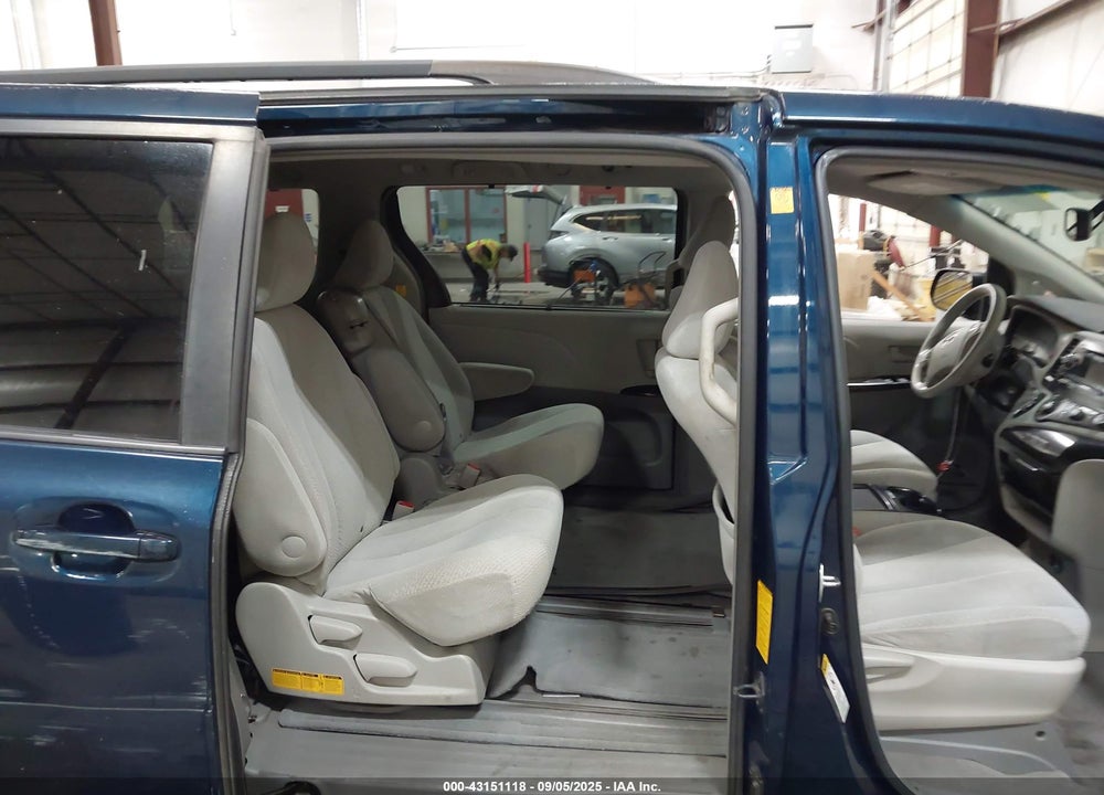 2011 TOYOTA SIENNA LE V6 VIN: 5TDKK3DC5BS019684