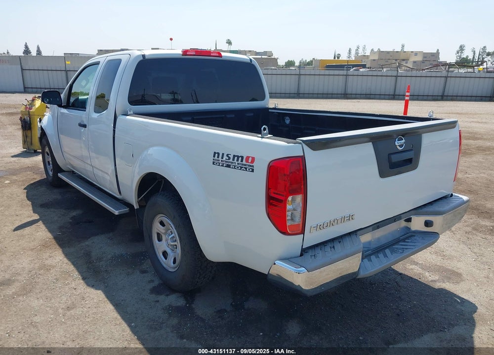 2015 NISSAN FRONTIER VIN: 1N6BD0CT1FN734352