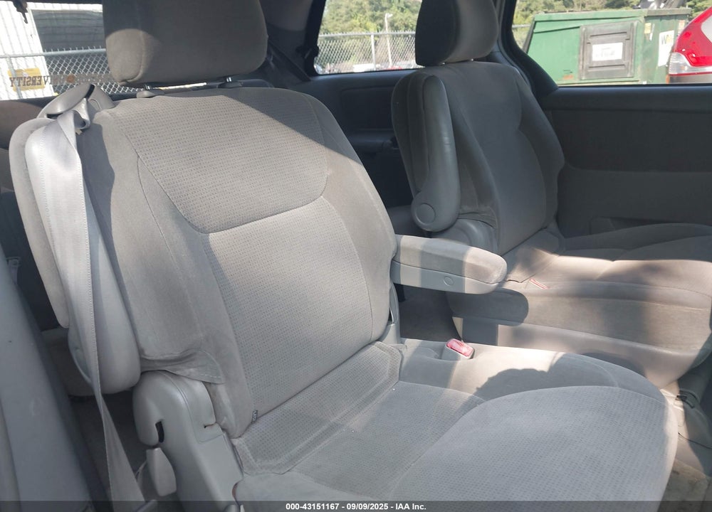 2004 TOYOTA SIENNA LE VIN: 5TDZA23C04S091943