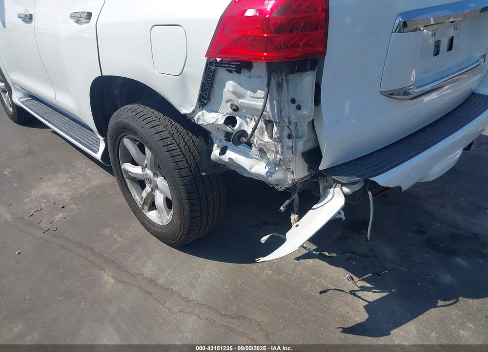 2011 LEXUS GX 460 VIN: JTJBM7FX5B5024405