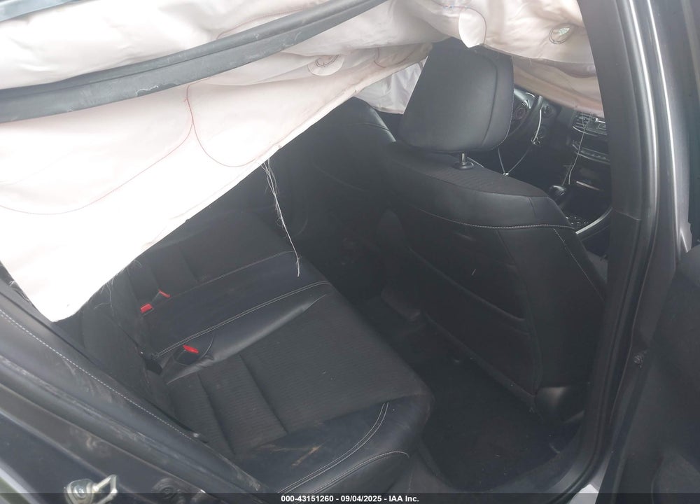 2016 HONDA ACCORD VIN: 1HGCR2F5XGA164850