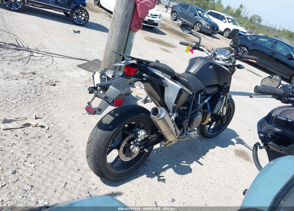 2016 KTM 690 DUKE VIN: VBKLDV40XGM782351