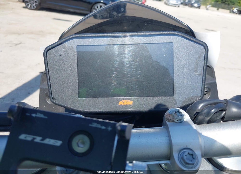 2016 KTM 690 DUKE VIN: VBKLDV40XGM782351