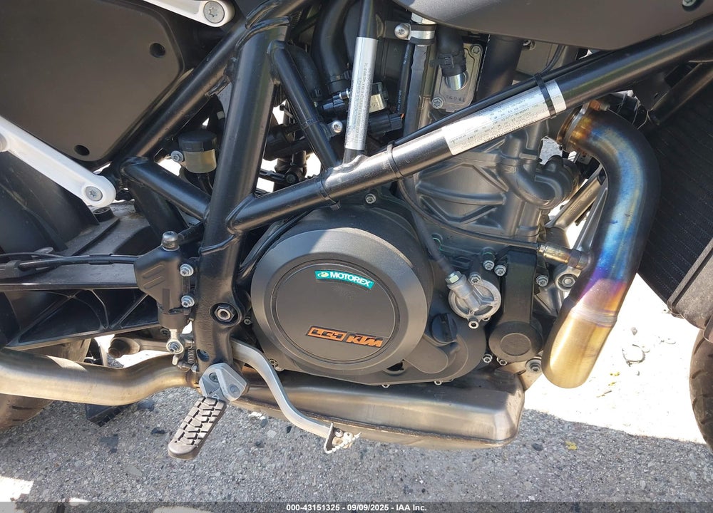 2016 KTM 690 DUKE VIN: VBKLDV40XGM782351