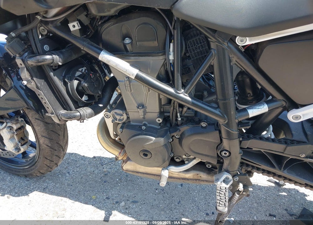 2016 KTM 690 DUKE VIN: VBKLDV40XGM782351