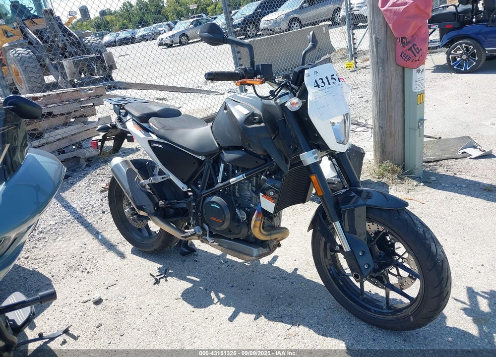 2016 KTM 690 DUKE VIN: VBKLDV40XGM782351