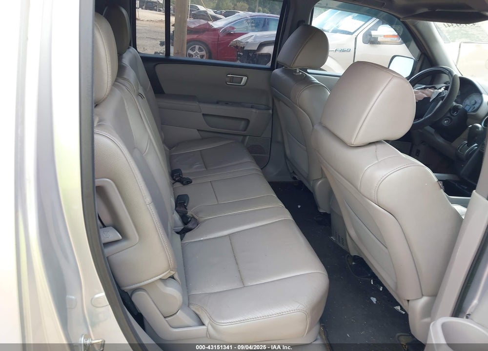 2014 HONDA PILOT VIN: 5FNYF4H57EB022370