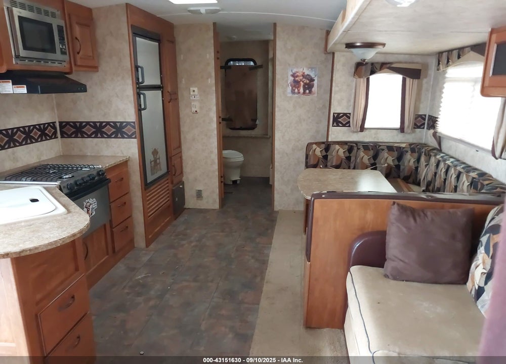2011 KEYSTONE BULLET PREMIER ULTRA VIN: 4YDT27R2XBD421687