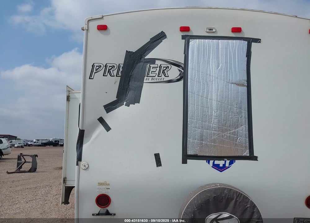 2011 KEYSTONE BULLET PREMIER ULTRA VIN: 4YDT27R2XBD421687