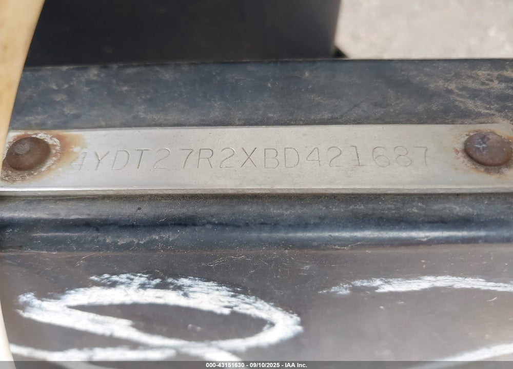 2011 KEYSTONE BULLET PREMIER ULTRA VIN: 4YDT27R2XBD421687