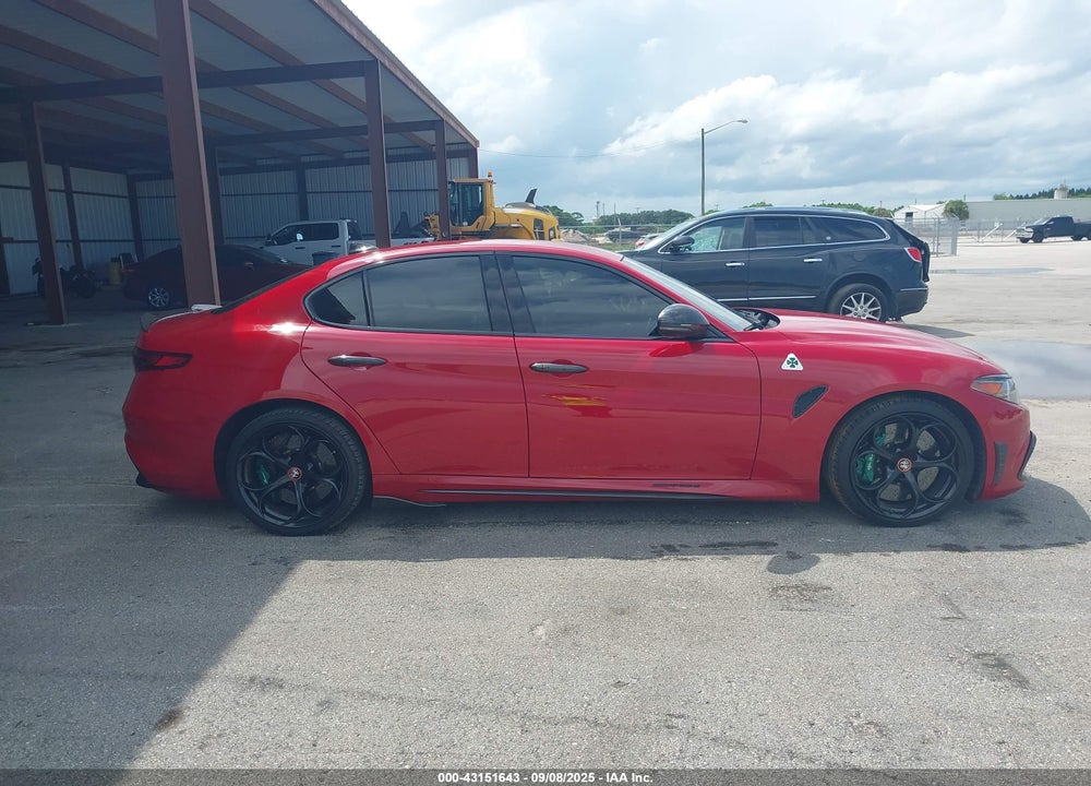 2017 ALFA ROMEO GIULIA VIN: ZARFAEAV3H7552809