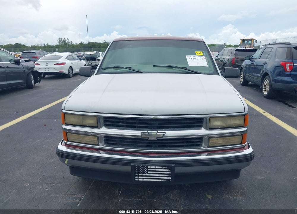 1999 CHEVROLET TAHOE LT VIN: 1GNEC13RXXJ303585