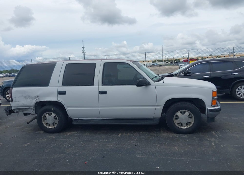 1999 CHEVROLET TAHOE LT VIN: 1GNEC13RXXJ303585