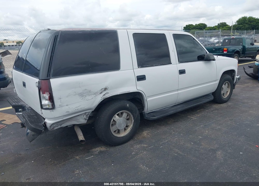 1999 CHEVROLET TAHOE LT VIN: 1GNEC13RXXJ303585