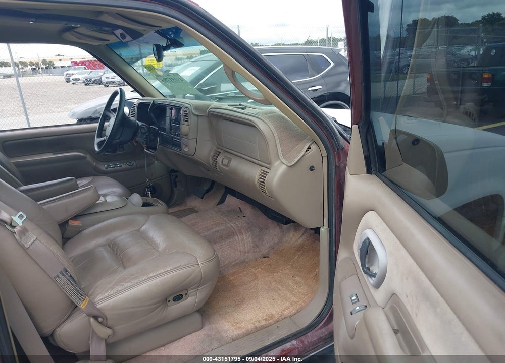 1999 CHEVROLET TAHOE LT VIN: 1GNEC13RXXJ303585