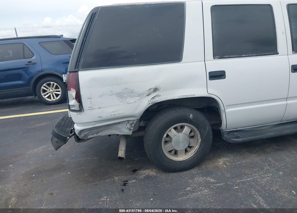 1999 CHEVROLET TAHOE LT VIN: 1GNEC13RXXJ303585
