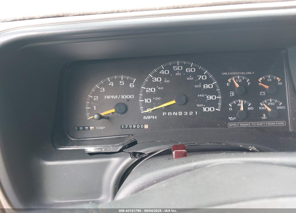 1999 CHEVROLET TAHOE LT VIN: 1GNEC13RXXJ303585