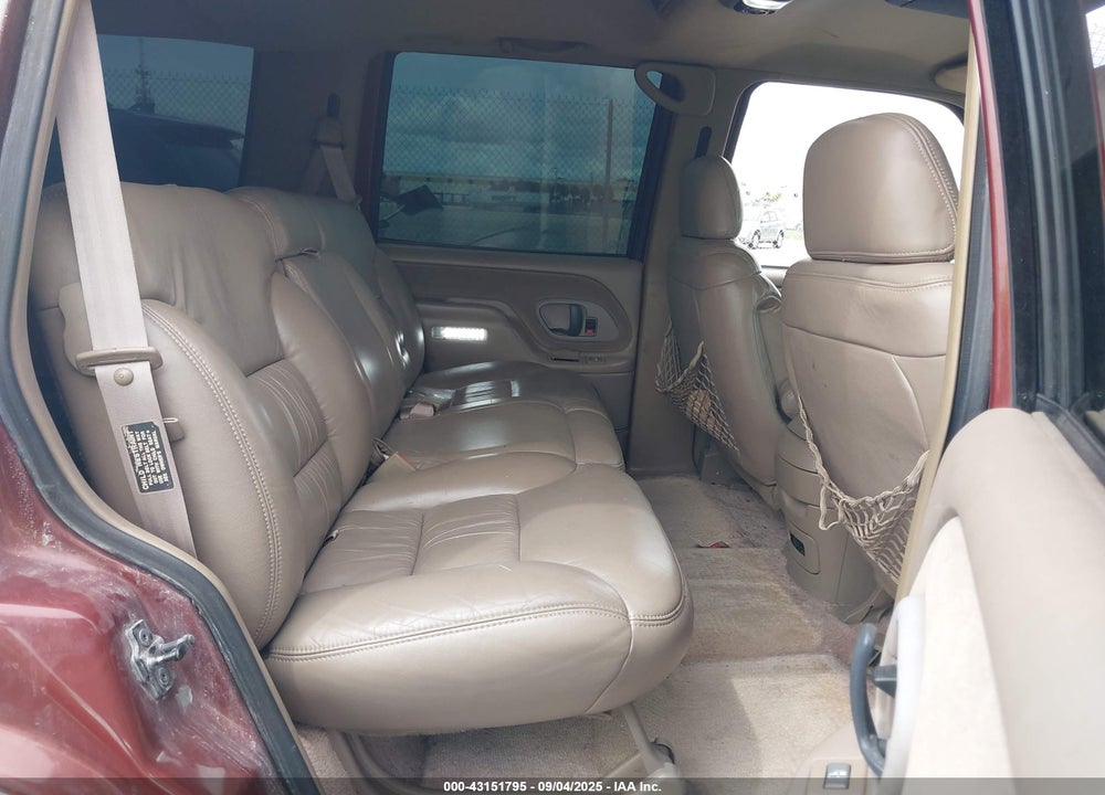 1999 CHEVROLET TAHOE LT VIN: 1GNEC13RXXJ303585
