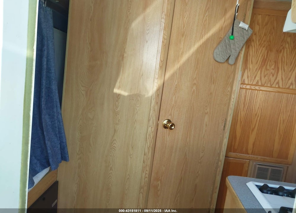 2001 R-VISION OTHER VIN: 4WY200H2411017352