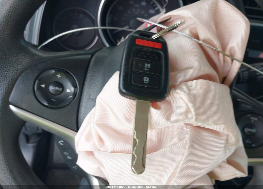 2019 HONDA FIT LX VIN: 3HGGK5H47KM744631