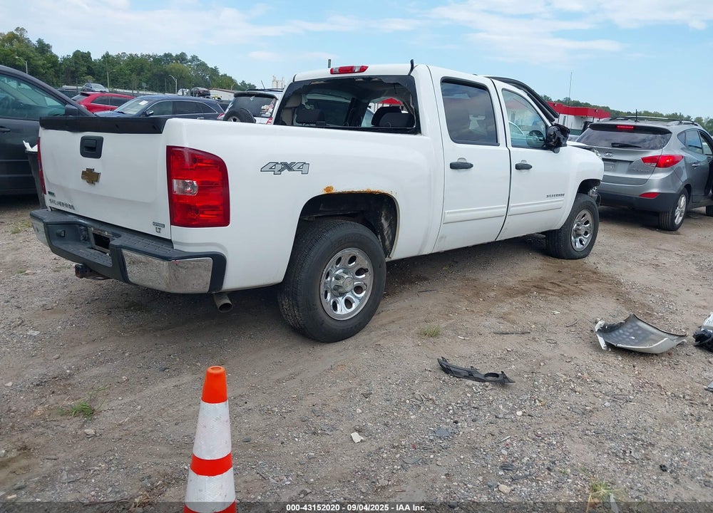 2011 CHEVROLET SILVERADO 1500 VIN: 3GCPKSEA9BG155232