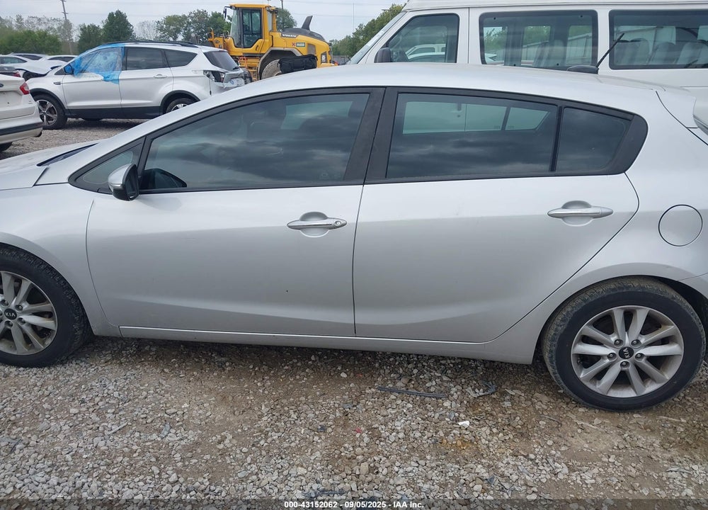 2017 KIA FORTE VIN: KNAFK5A81H5669587