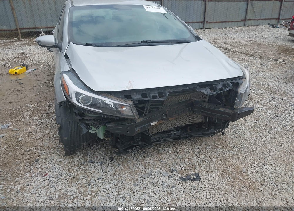 2017 KIA FORTE VIN: KNAFK5A81H5669587