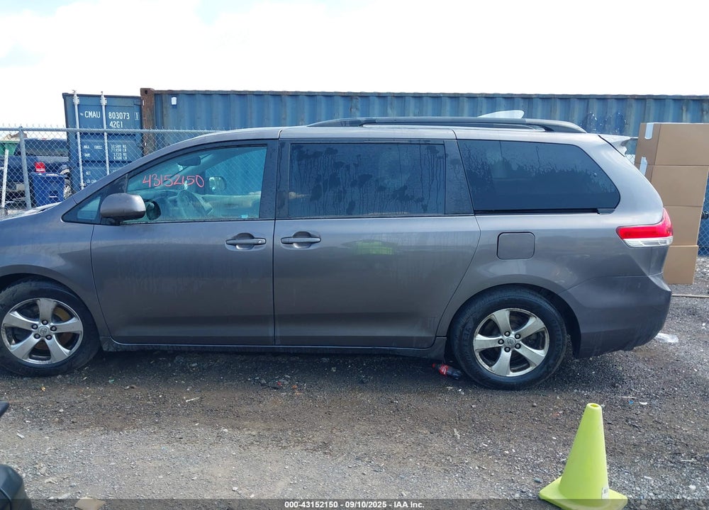 2013 TOYOTA SIENNA VIN: 5TDKK3DC5DS355368