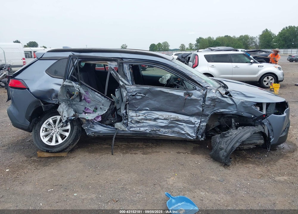 2022 TOYOTA COROLLA CROSS LE VIN: 7MUCAAAG5NV037129