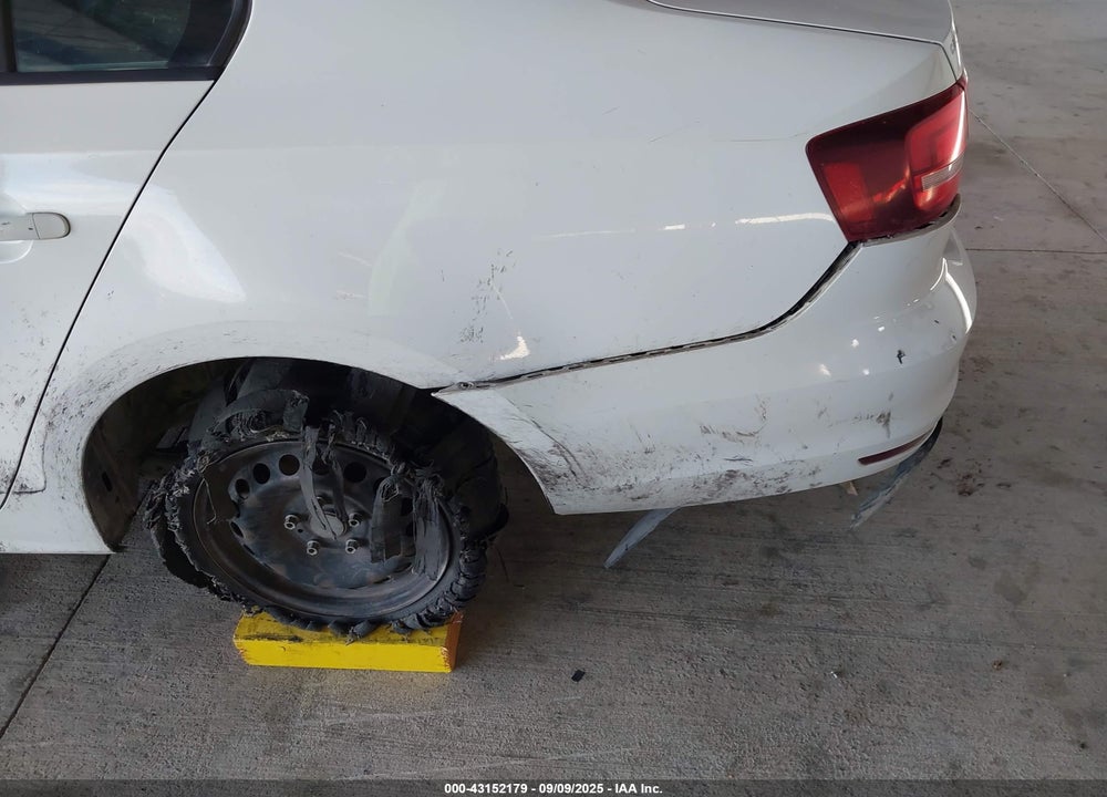 2016 VOLKSWAGEN JETTA VIN: 3VW267AJ3GM262008