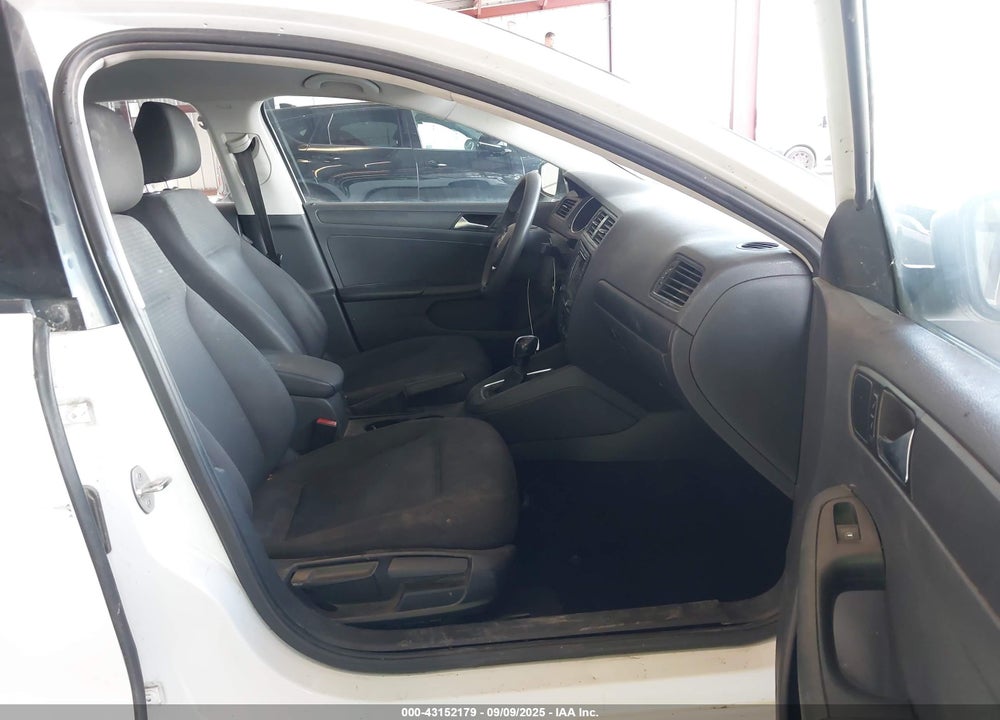2016 VOLKSWAGEN JETTA VIN: 3VW267AJ3GM262008