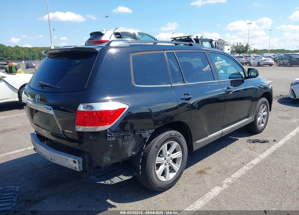 2013 TOYOTA HIGHLANDER SE V6 VIN: 5TDBK3EH8DS211713