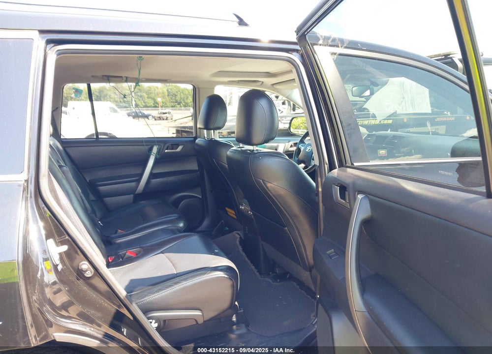 2013 TOYOTA HIGHLANDER SE V6 VIN: 5TDBK3EH8DS211713
