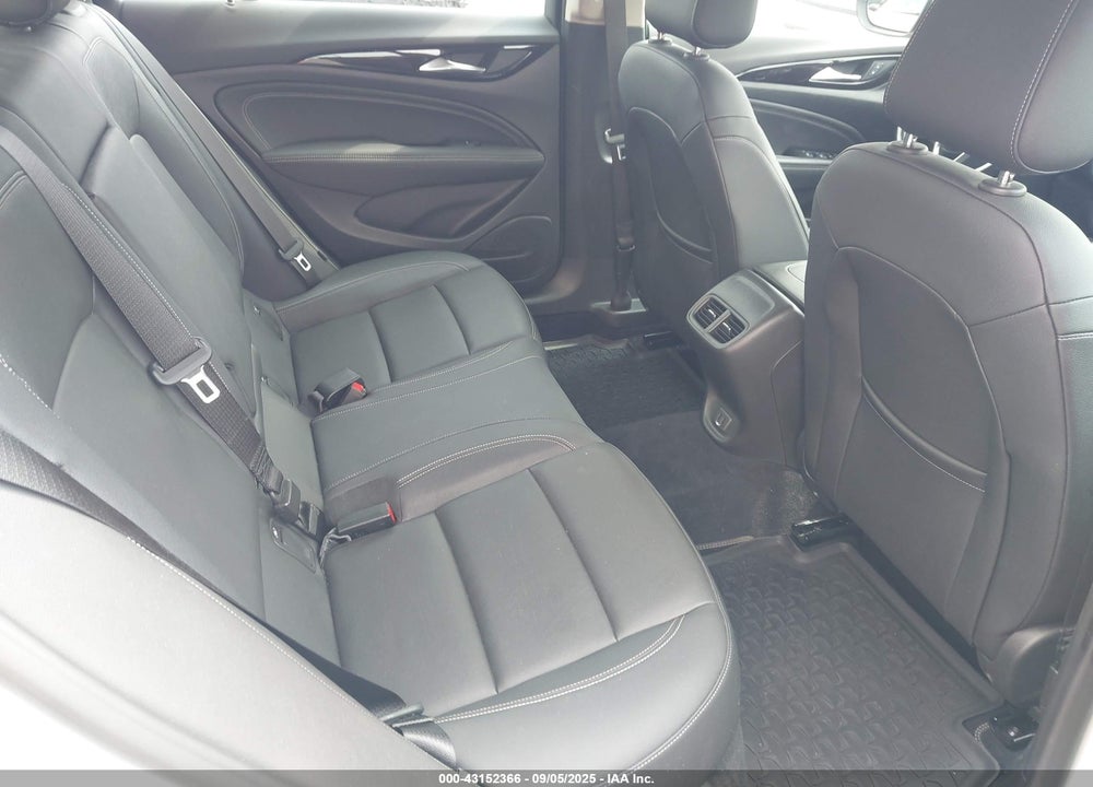 2019 BUICK REGAL SPORTBACK VIN: W04GR6SXXK1009684