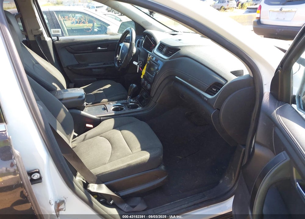 2017 CHEVROLET TRAVERSE VIN: 1GNKRGKD4HJ136202